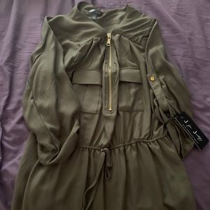 Green quarter sleeve shirt